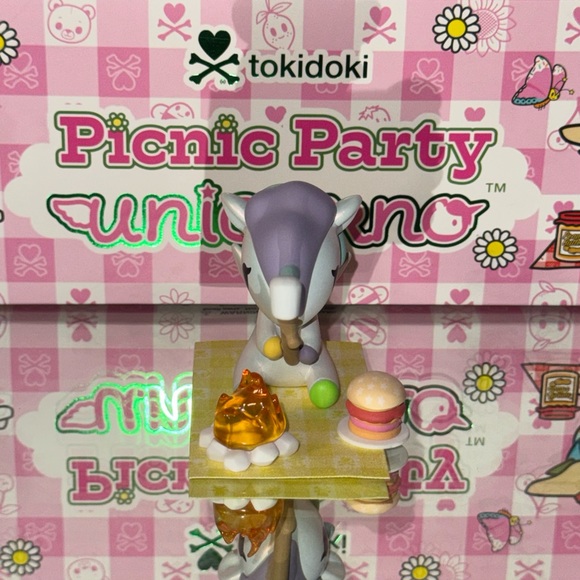 tokidoki Campfire Cutie Unicorno from Picnic Party Unicorno Series - Picture 4 of 6